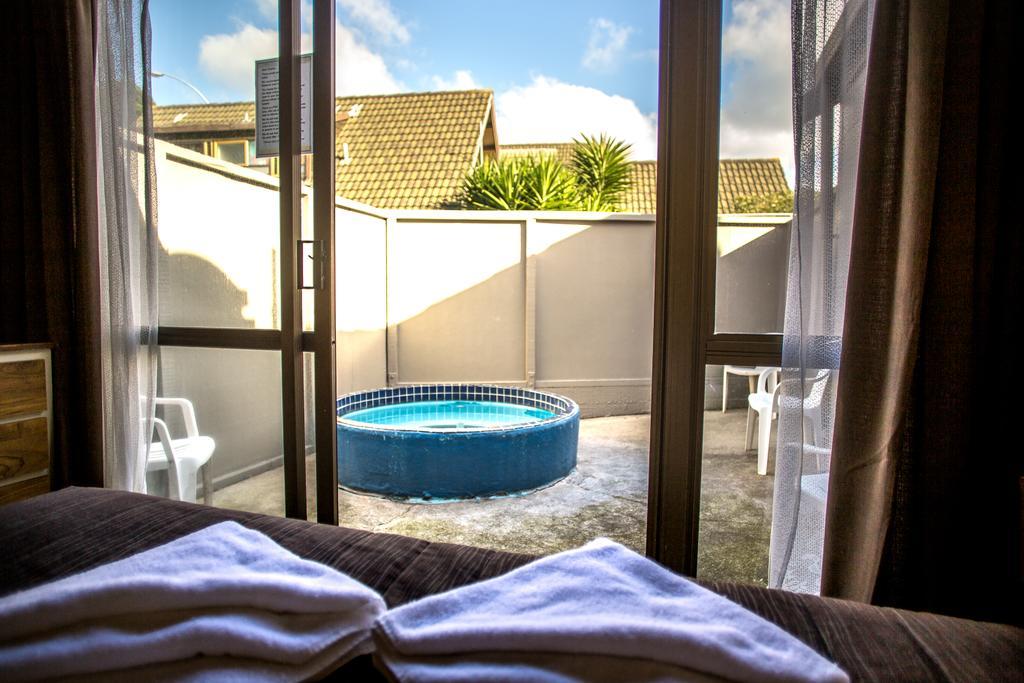 Bennetts Thermal Motor Inn Tauranga Buitenkant foto