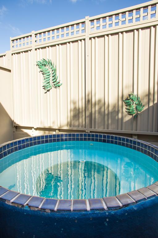 Bennetts Thermal Motor Inn Tauranga Buitenkant foto