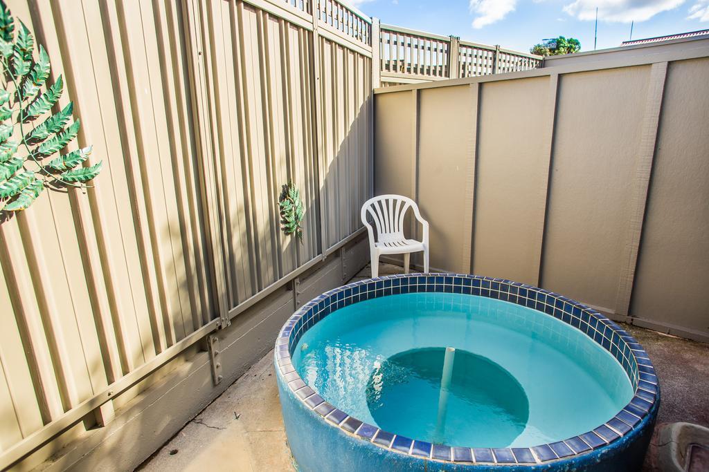 Bennetts Thermal Motor Inn Tauranga Buitenkant foto