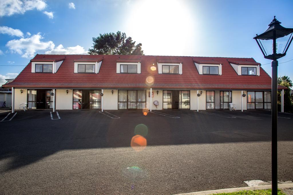 Bennetts Thermal Motor Inn Tauranga Buitenkant foto