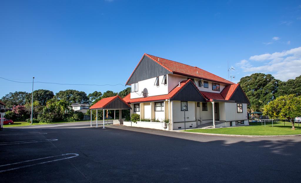 Bennetts Thermal Motor Inn Tauranga Buitenkant foto
