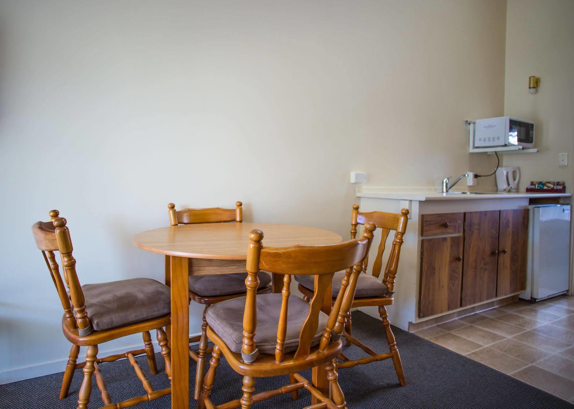 Bennetts Thermal Motor Inn Tauranga Buitenkant foto