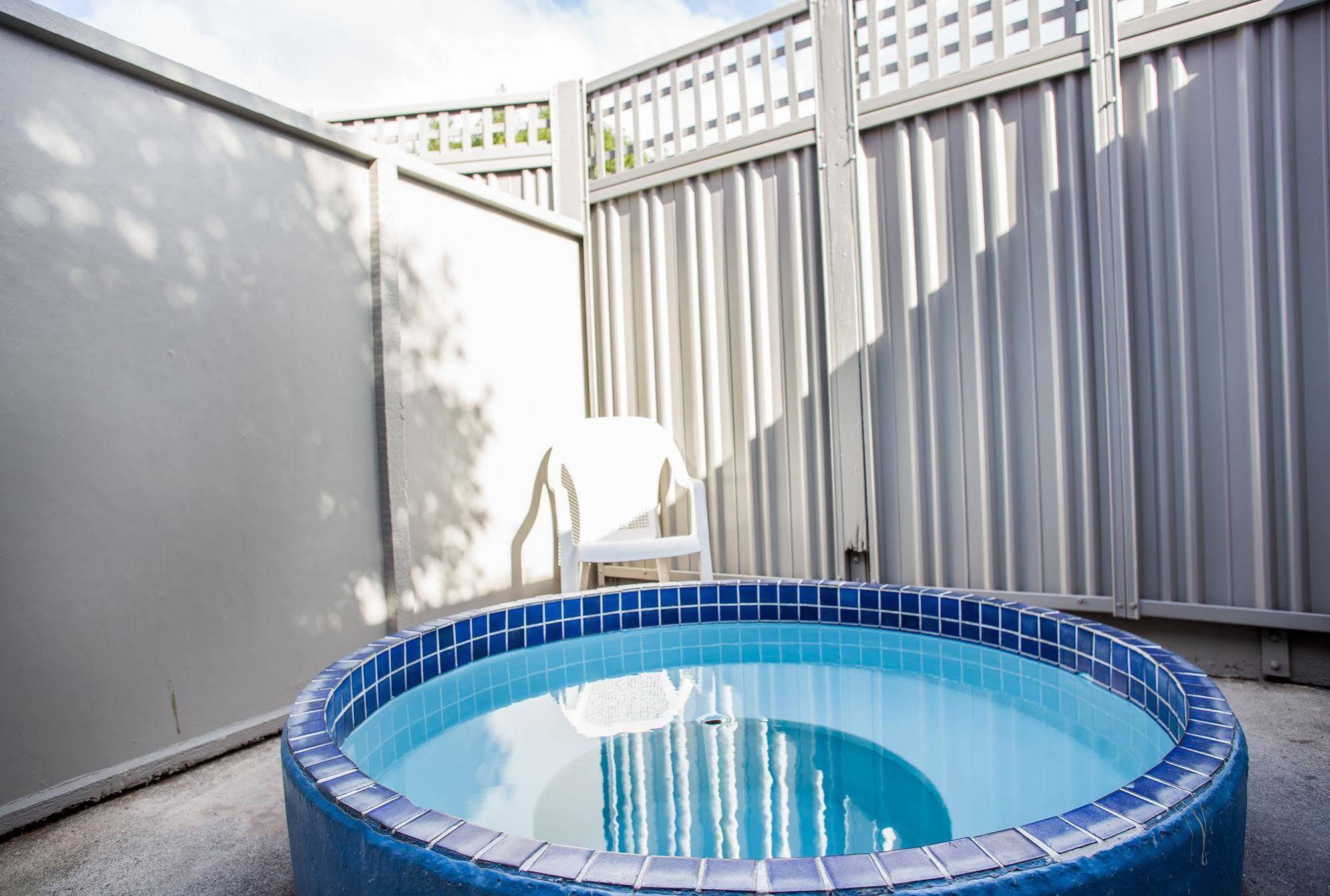 Bennetts Thermal Motor Inn Tauranga Buitenkant foto