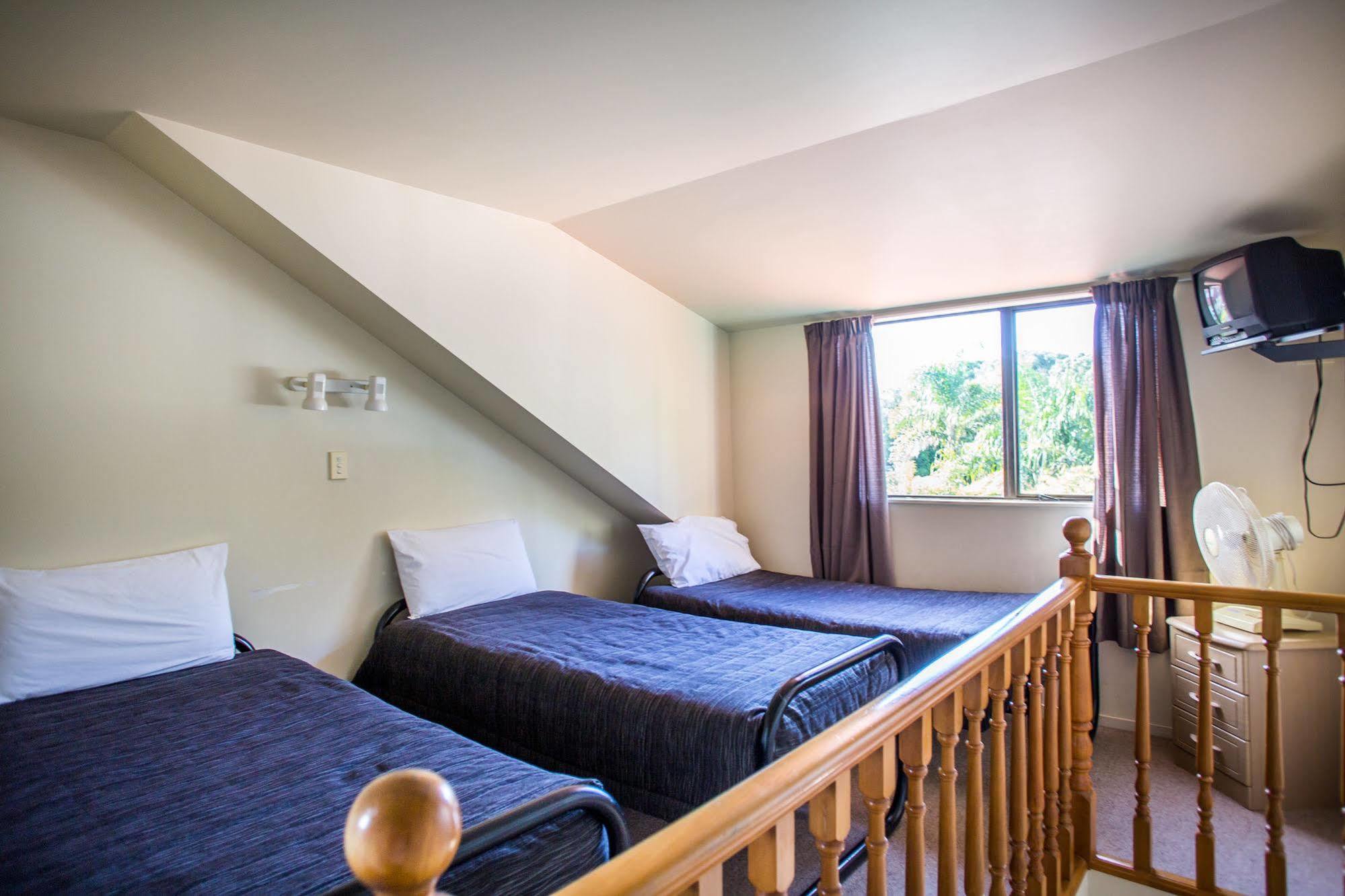 Bennetts Thermal Motor Inn Tauranga Buitenkant foto