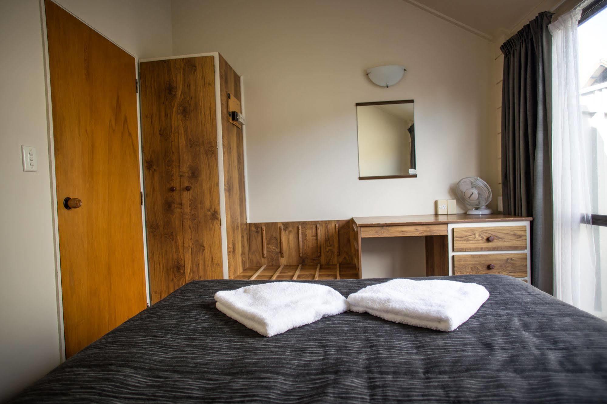 Bennetts Thermal Motor Inn Tauranga Buitenkant foto