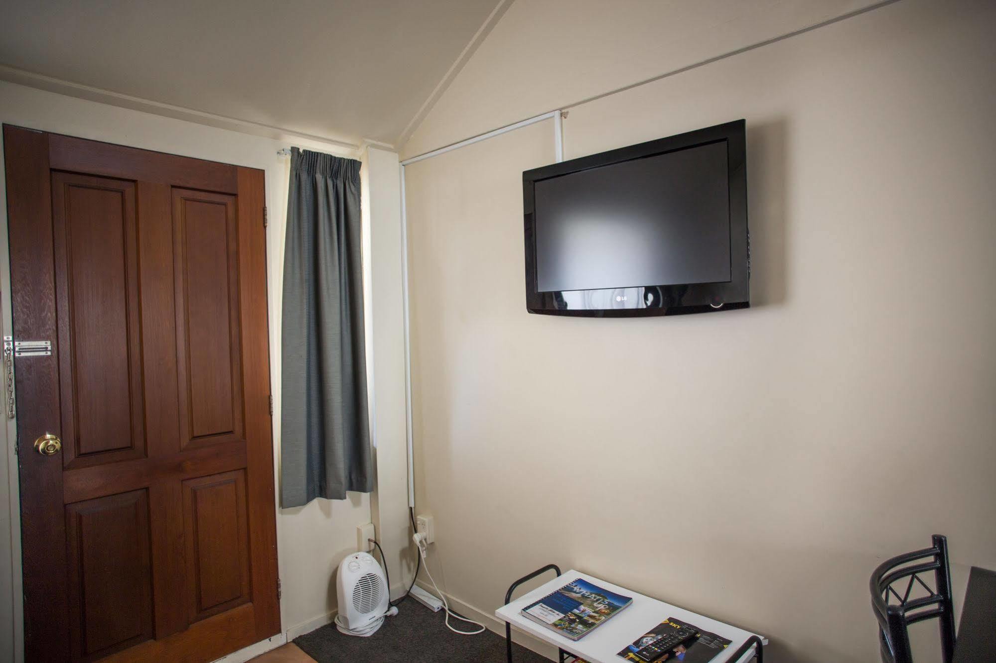 Bennetts Thermal Motor Inn Tauranga Buitenkant foto