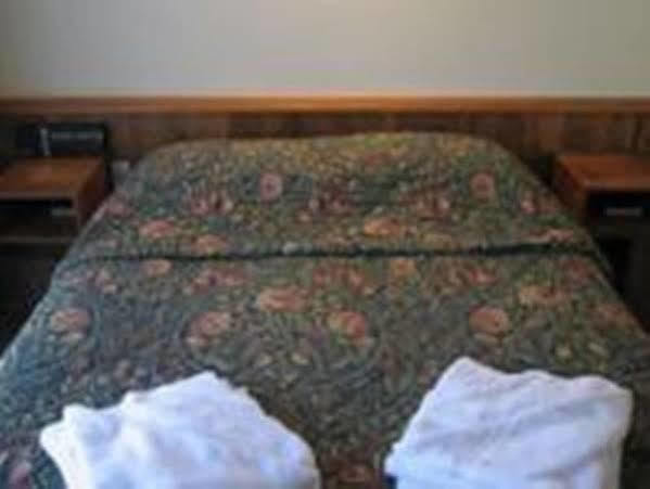 Bennetts Thermal Motor Inn Tauranga Buitenkant foto